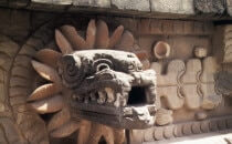 Tempel des Quetzalcóatl in Teotihuacán