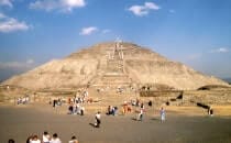 Sonnenpyramide in Teotihuacán