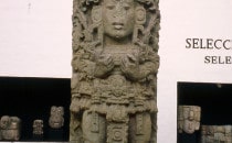 Stele A - Museum von Copán, Honduras