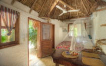 Posada Mawimbi Bungalow interior, Mexico