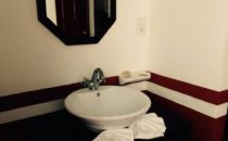 Castelmar bathroom