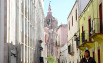Blick auf die Templo de la Compañía de Jesús von der Universität, Guanajuato, Mexiko