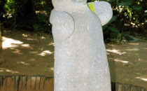 monkey looking up to the sky - Parque Museo La Venta, Villahermosa, Mexico