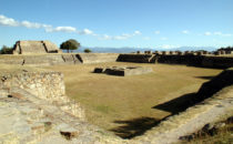 Monte Albán - versunkener Patio, Mexiko