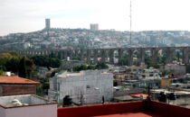 Blick auf Aquädukt, Querétaro, Mexiko
