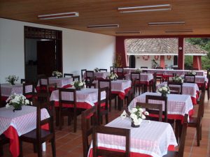 El Refugio, Restaurant