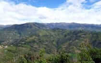 Blick von Kuélap auf das Bergland von Chachapoyas, Peru