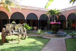 Patio, Posada Del Hidalgo, El Fuerte