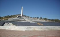 Heroe's Acre bei Windhoek, Namibia, picture: Thomas Macmillan, gemeinfrei