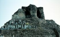 Stuckfries am Haupttempel, Xunantunich, Belize