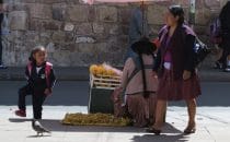 Straßenverkäufer in Sucre, Bolivien © Bertram Roth