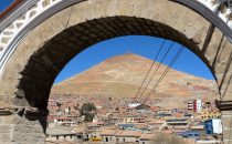 Blick auf den Cerro Rico in Potosí, Bolivien