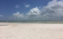 Strand auf der Isla Holbox, Yucatán, Mexiko