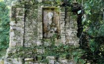 Gebäude der Mayastätte Yaxchilán in Chiapas, Mexiko