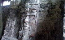 Maske des Kinich Ahau in Kohunlich, Mexiko