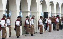 Wachablösung am Cabildo, Salta, Argentinien